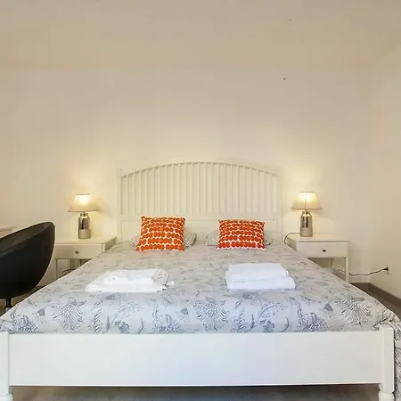 Campo Pequeno Terrace By Homing Lisbon